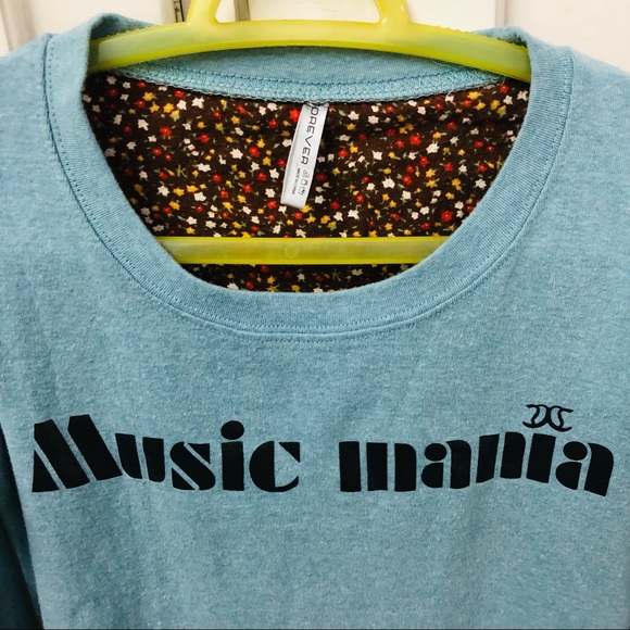 Green sweatshirt - Picture 2 of 5